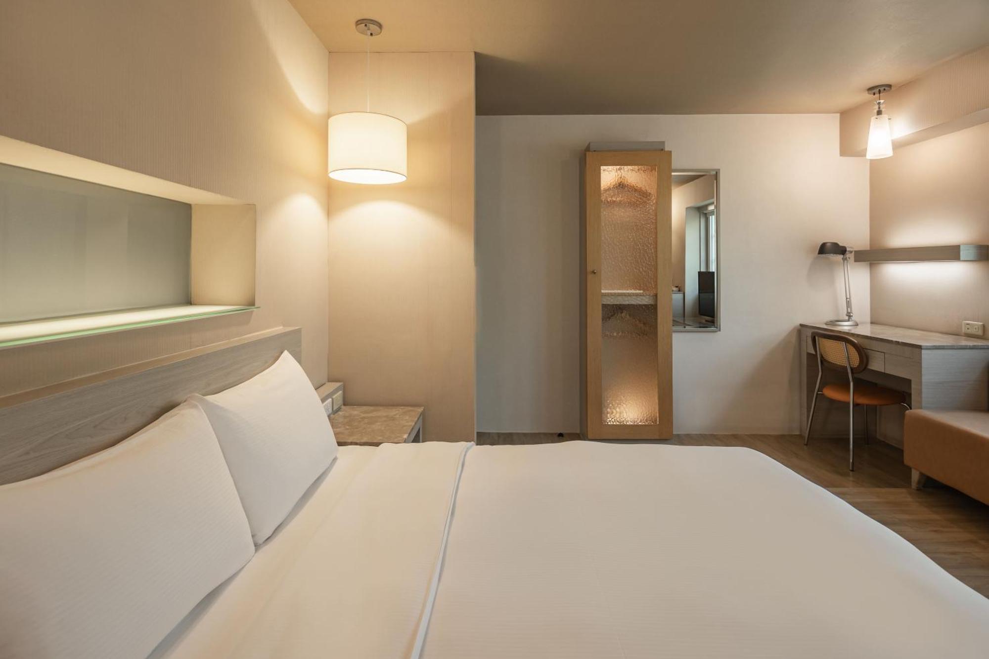 Kindness Hotel - Hanshen Kaohsiung Zimmer foto