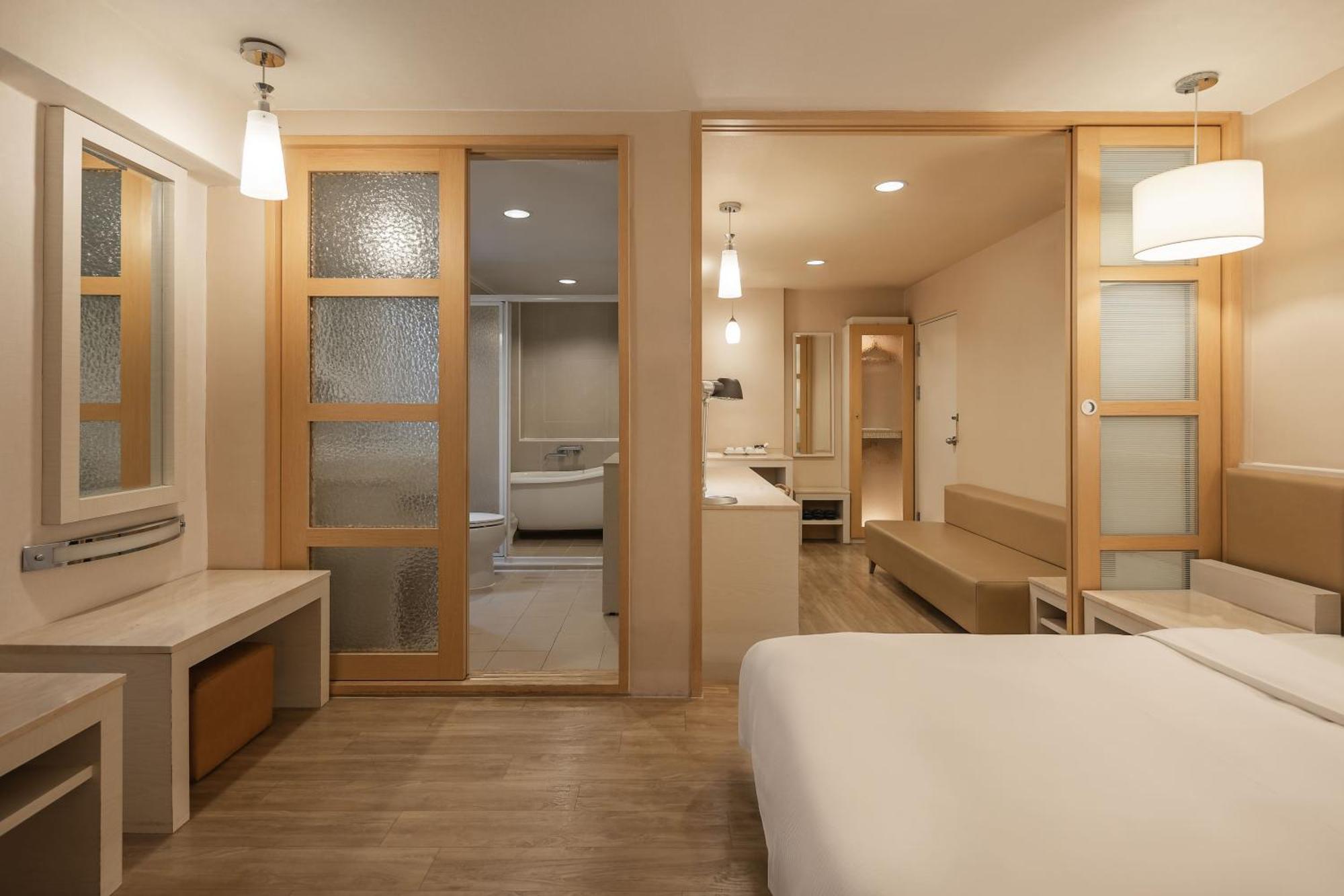 Kindness Hotel - Hanshen Kaohsiung Zimmer foto