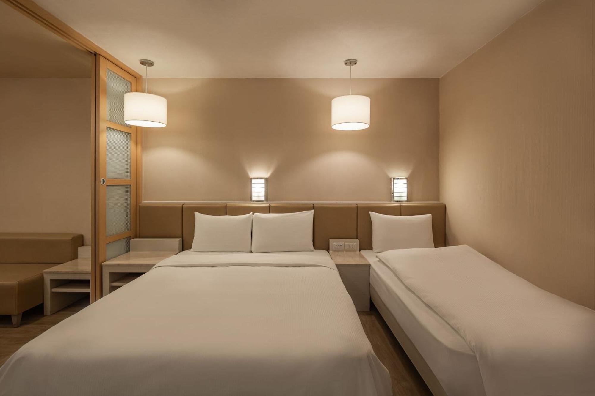 Kindness Hotel - Hanshen Kaohsiung Zimmer foto